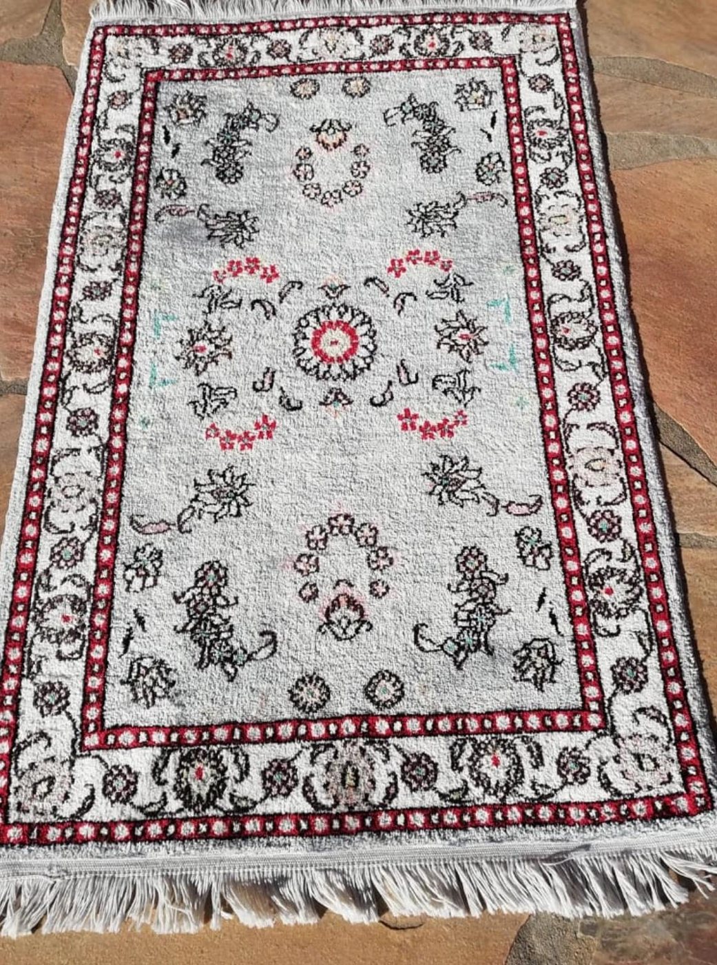 Tapis de soie de la collection présenté à Nice